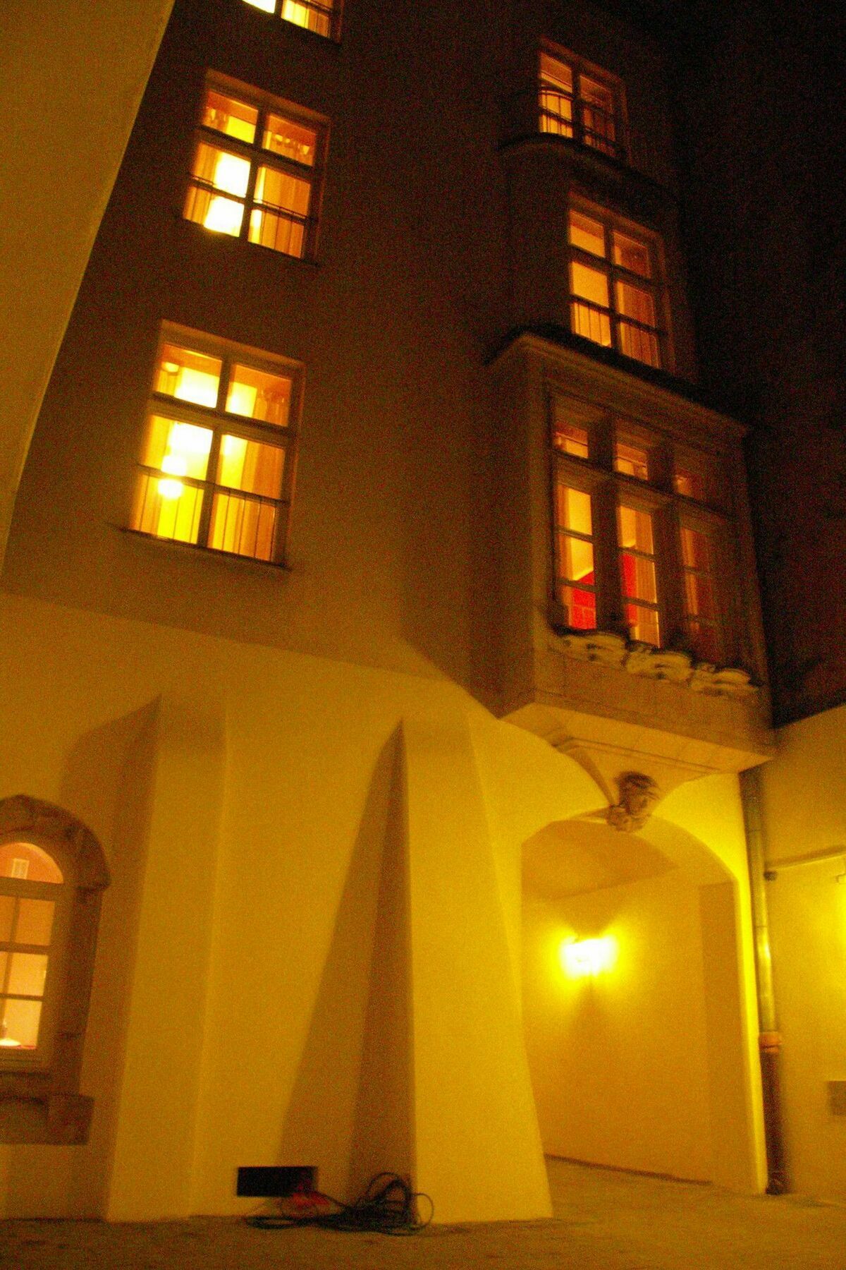 Heynow Rooms, Apartments And Hostel In City Center 크라쿠프 외부 사진