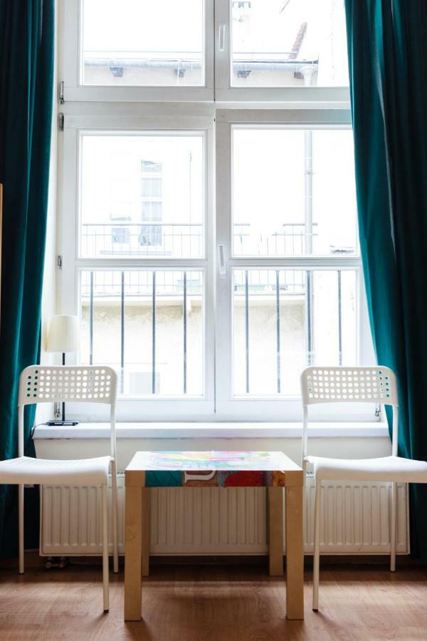 Heynow Rooms, Apartments And Hostel In City Center 크라쿠프 외부 사진