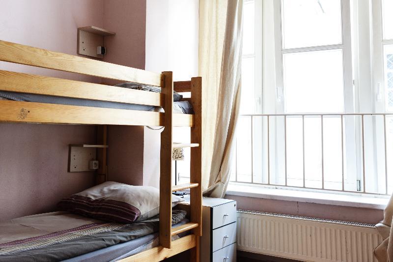 Heynow Rooms, Apartments And Hostel In City Center 크라쿠프 외부 사진