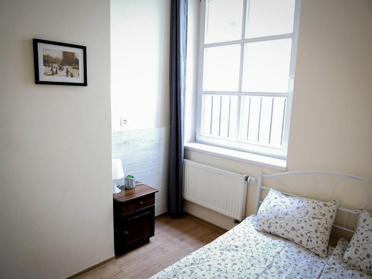 Heynow Rooms, Apartments And Hostel In City Center 크라쿠프 외부 사진