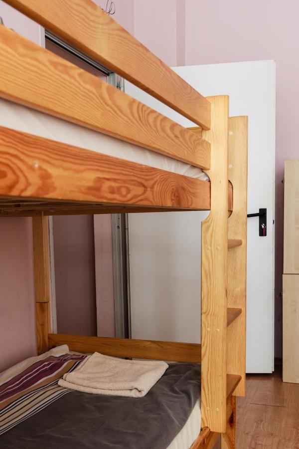 Heynow Rooms, Apartments And Hostel In City Center 크라쿠프 외부 사진