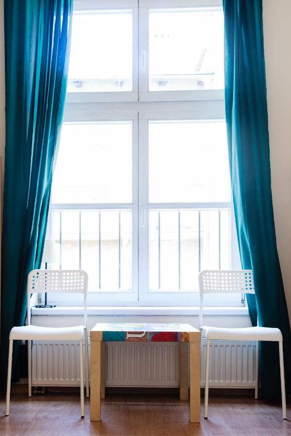 Heynow Rooms, Apartments And Hostel In City Center 크라쿠프 외부 사진