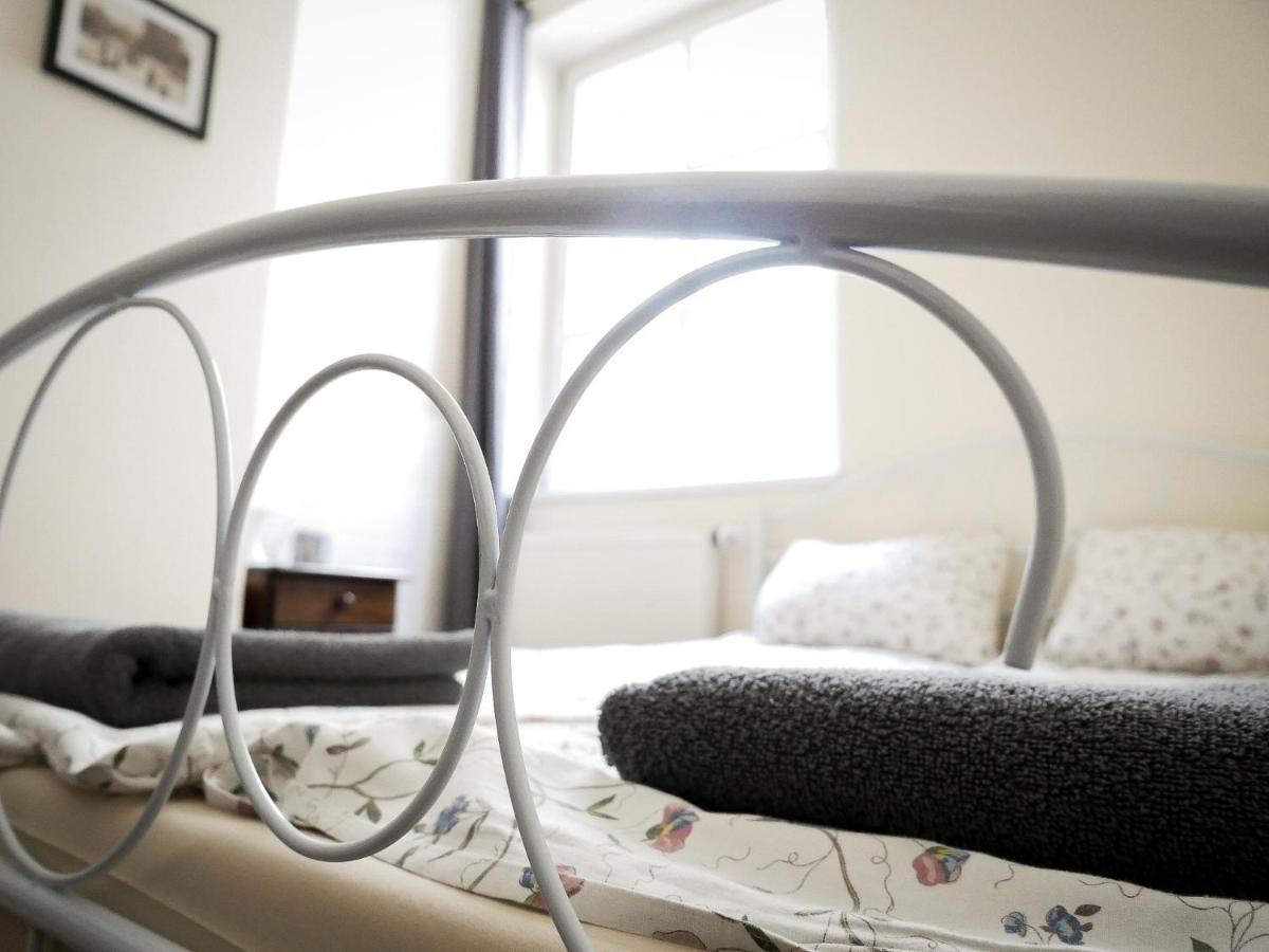 Heynow Rooms, Apartments And Hostel In City Center 크라쿠프 외부 사진
