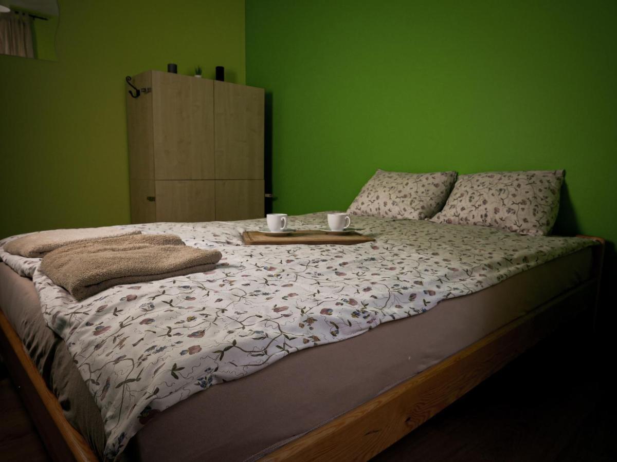 Heynow Rooms, Apartments And Hostel In City Center 크라쿠프 외부 사진