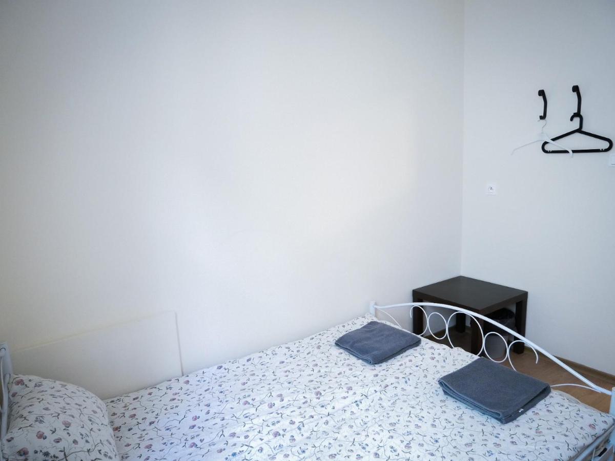 Heynow Rooms, Apartments And Hostel In City Center 크라쿠프 외부 사진