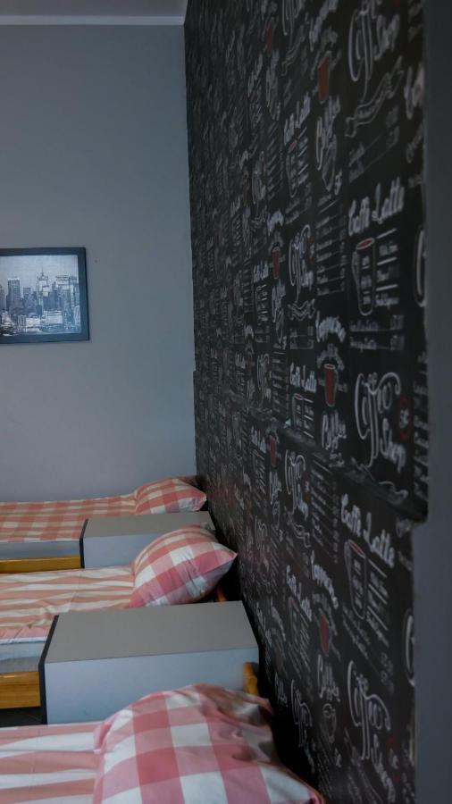Heynow Rooms, Apartments And Hostel In City Center 크라쿠프 외부 사진