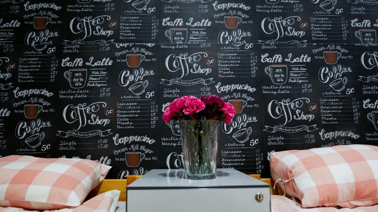 Heynow Rooms, Apartments And Hostel In City Center 크라쿠프 외부 사진