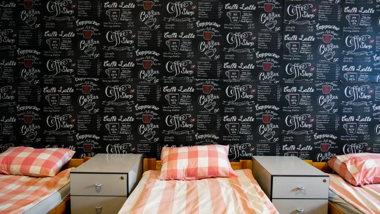 Heynow Rooms, Apartments And Hostel In City Center 크라쿠프 외부 사진